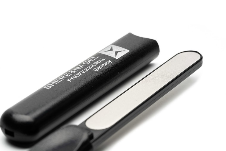 Пилочка для ногтей с запаивающим эффектом Schere Nagel