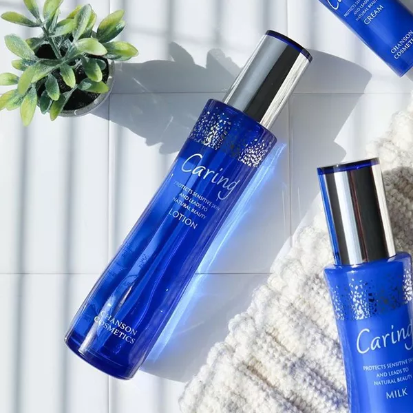 ЛОСЬОН ДЛЯ ЧУВСТВИТЕЛЬНОЙ И АТОПИЧНОЙ КОЖИ ЛИЦА КЭАРИНГ CARING LOTION.