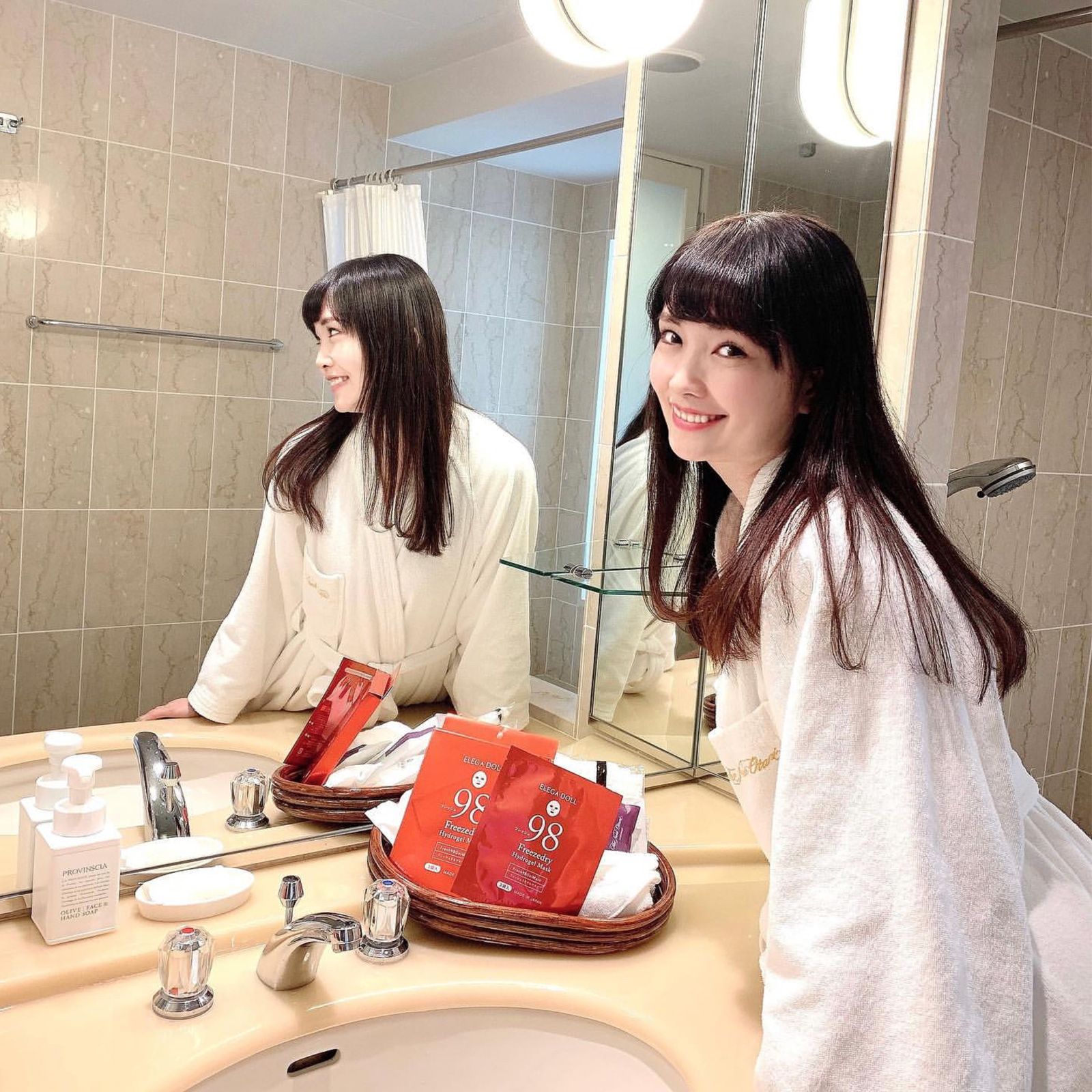 ГИДРОГЕЛЕВАЯ МАСКА ДЛЯ ЛИЦА С ФУЛЛЕРЕНОМ ЭЛЕГА ДОЛЛ ФРЕШ 98, ELEGA DOLL FRESH 98 HYDROGEL MASK.