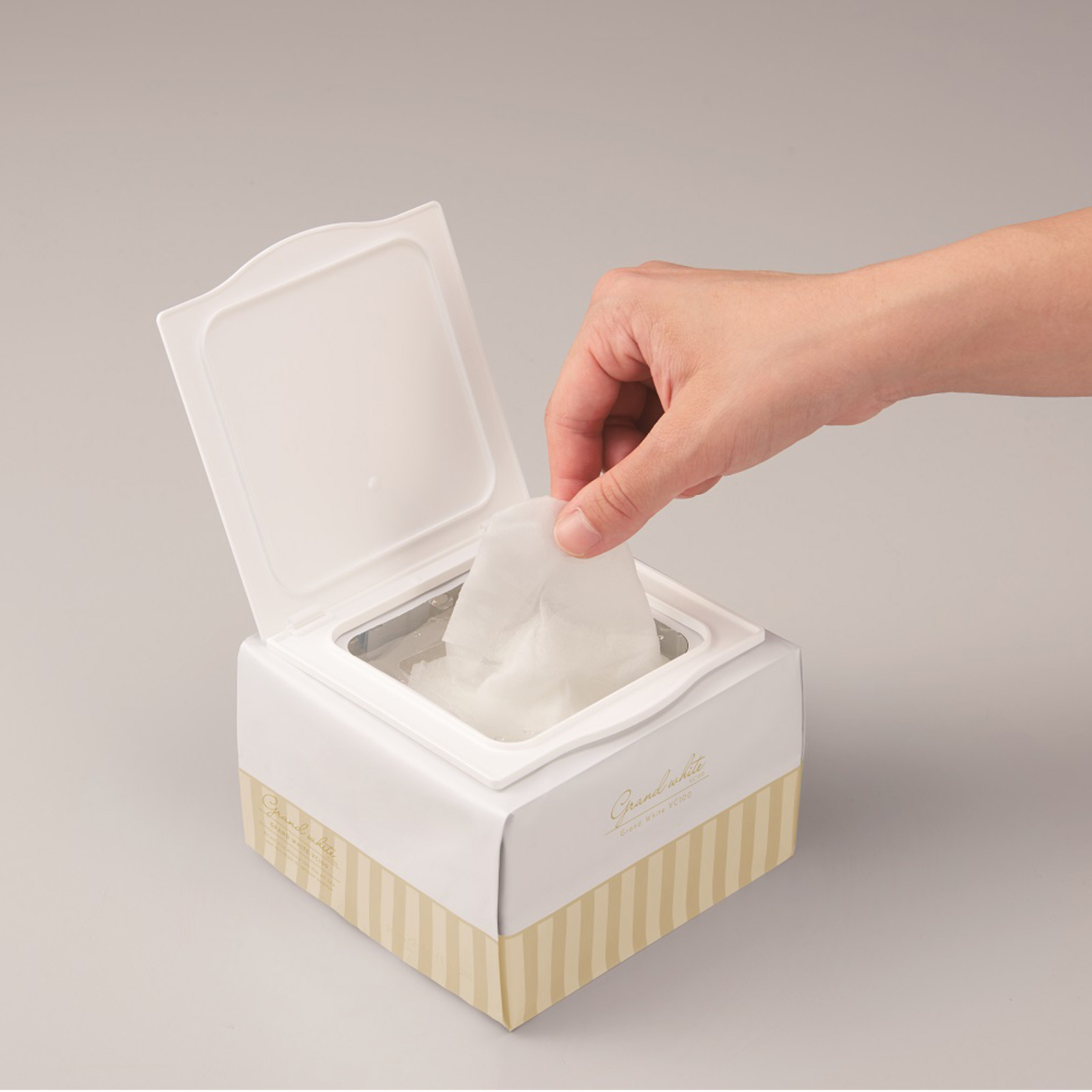 Тканевая отбеливающая экспресс-маска для лица с витамином С Кволити Фест Гранд Вайт ВиСи100, выравнивающая цвет кожи, Quality First Grand White VC100.