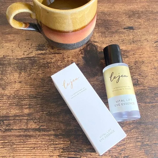 Эссенция для ухода за кожей вокруг глаз Лежу, Lejeu Vital Lift Eye Essence.