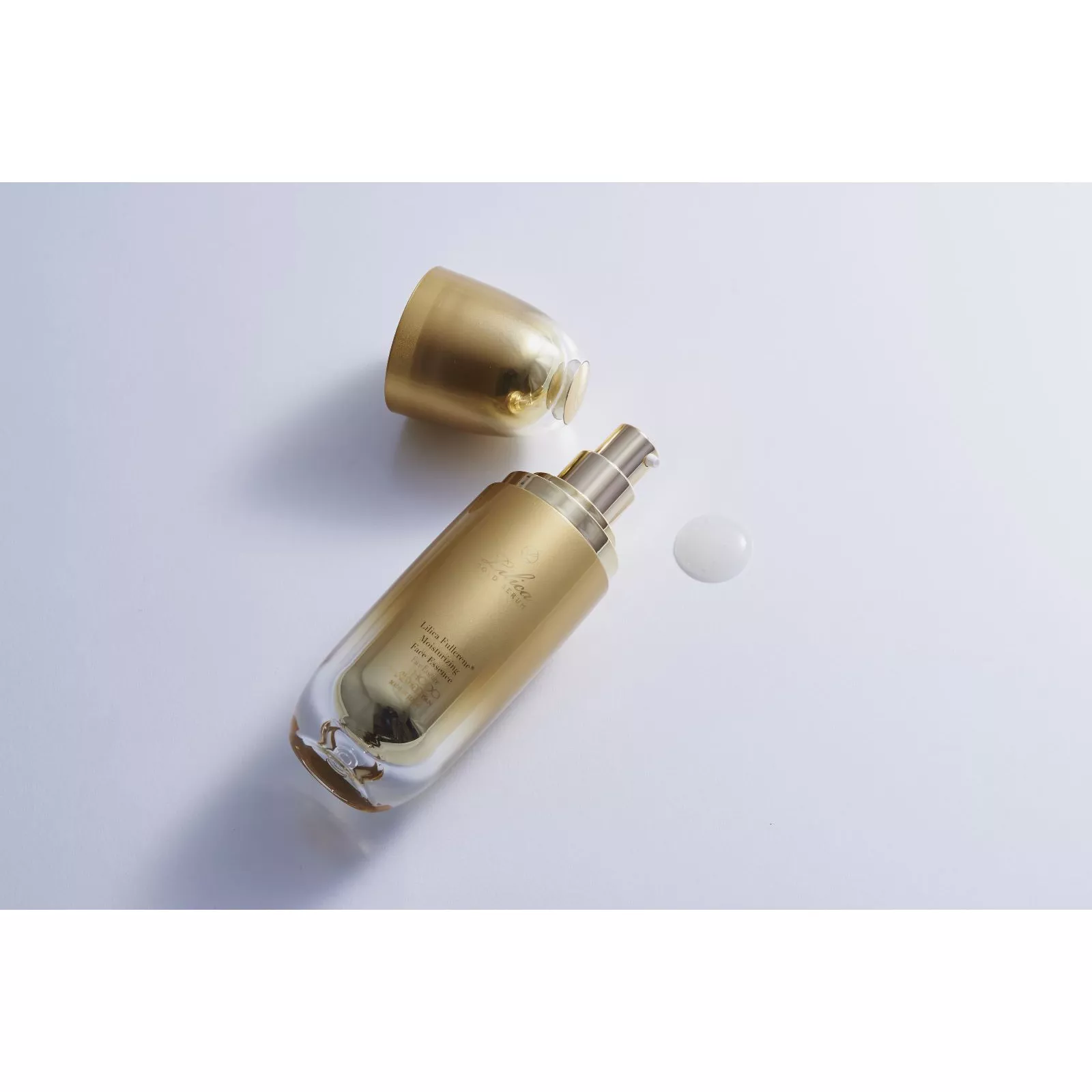 Увлажняющая эссенция для лица на основе фуллерена «Золотая сыворотка ЛиЛиКа» Айшодо, Aishodo LiLiCa Gold Serum Fullerene Moisturizing Face Essence.